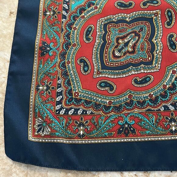 Italian Paisley Scarf - Picture 3 of 6